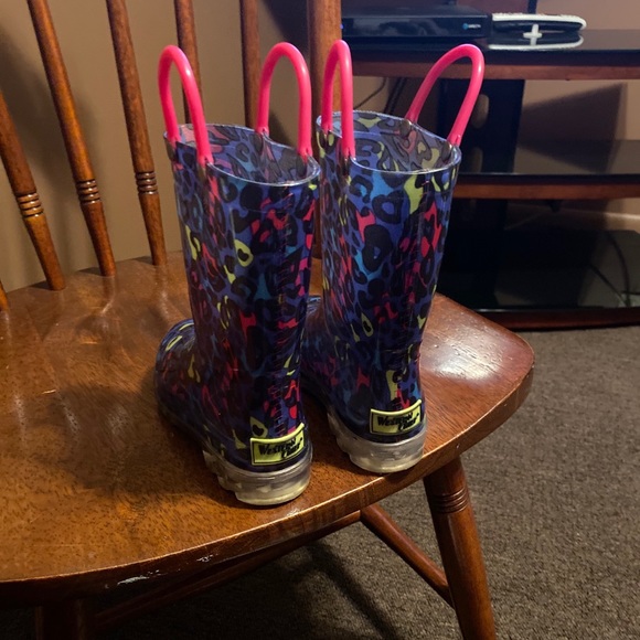Western Chief light up Rain boots leopard ,toddler girls - Picture 6 of 9